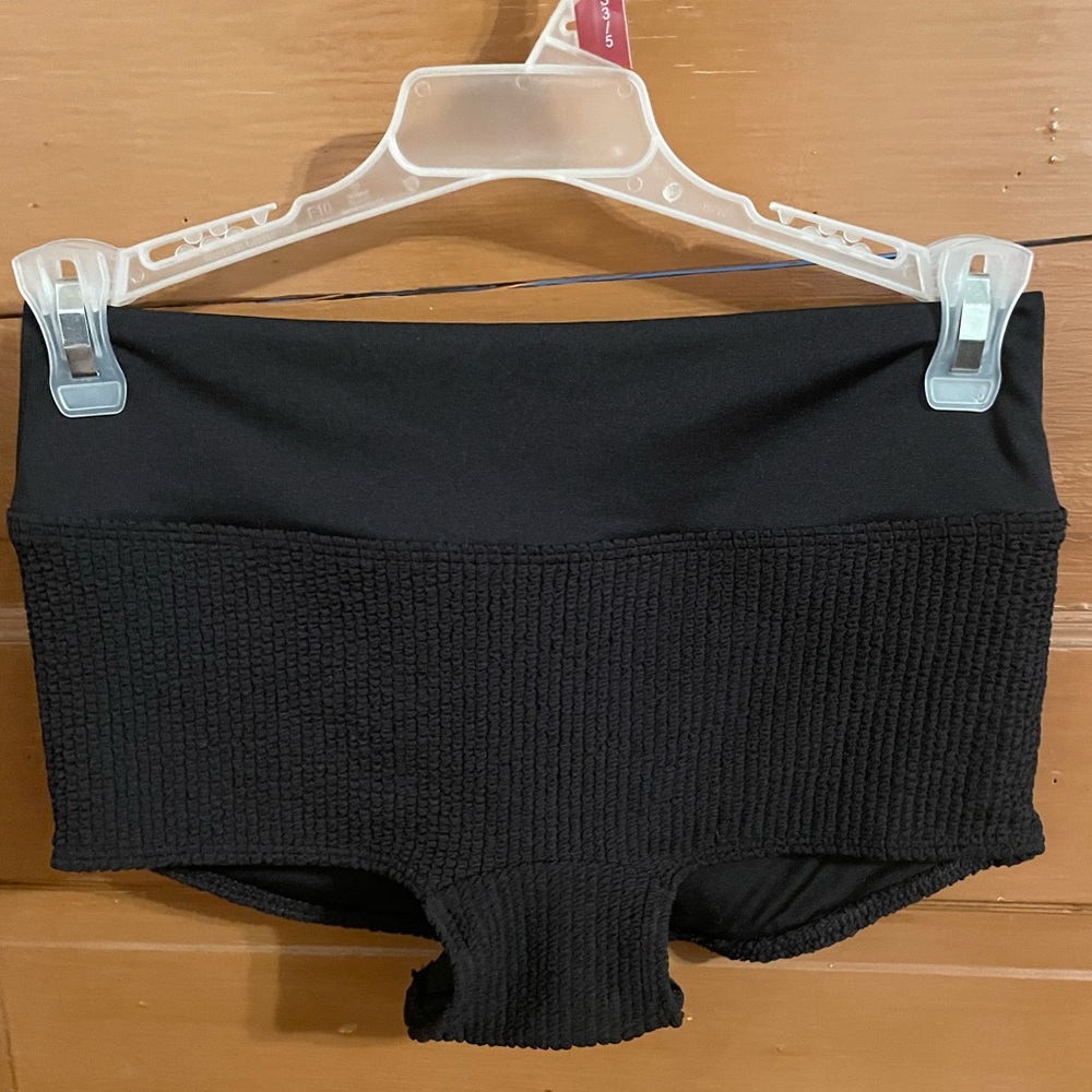 NWOT Victoria’s Secret Pink Sport Gym To Swim Textured Shortie